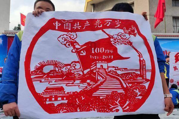 他们有刀子！男子取现50万当街被抢 报案后自己溜了？蹊跷劫案