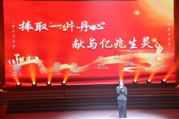 深度问答-探寻问题答案-女生和前任分手后,一个多月后突然开始浓妆艳抹?