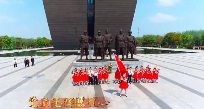 上海街头靓丽精美龙年装饰陆续“上线”迎接农历龙年