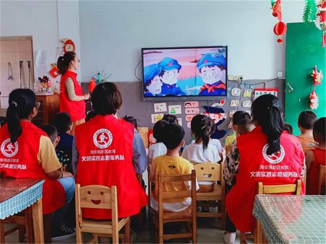 逃离违建房屋