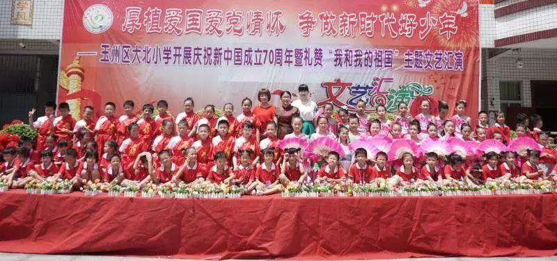 带压盖移桶包装机 16KG方铁桶可乐包装机