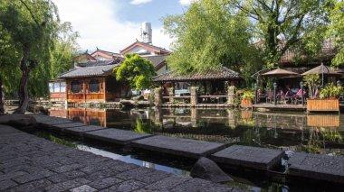 汽车弯道漂移