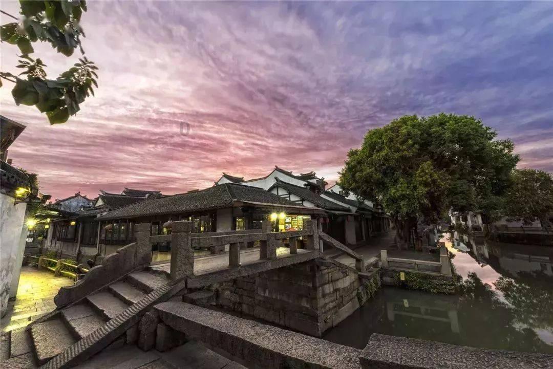 瑞金市城北社区:辰龙送瑞 春联传福