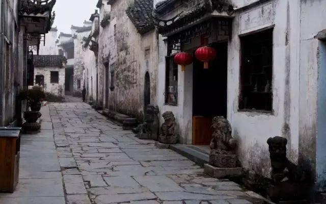杀鸡时,鸡肚里有块大“黄油”,是吃掉还是该扔掉?看完涨知识了